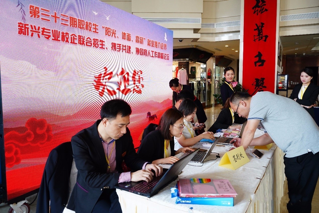 大理3_副本.jpg 大理3_副本.jpg